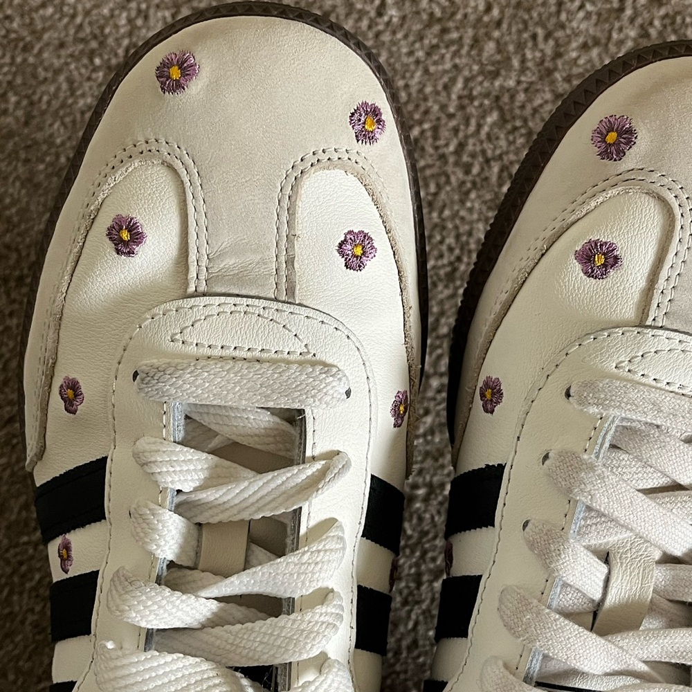 Adidas Samba White Sneakers with Black Stripes and Floral Embroidery - Picture 6 of 14